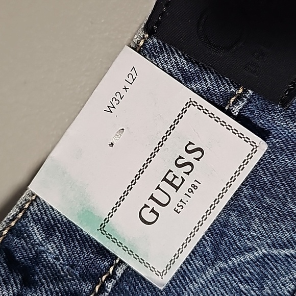 Guess 32x27 new with tags mom jeans - Picture 5 of 7